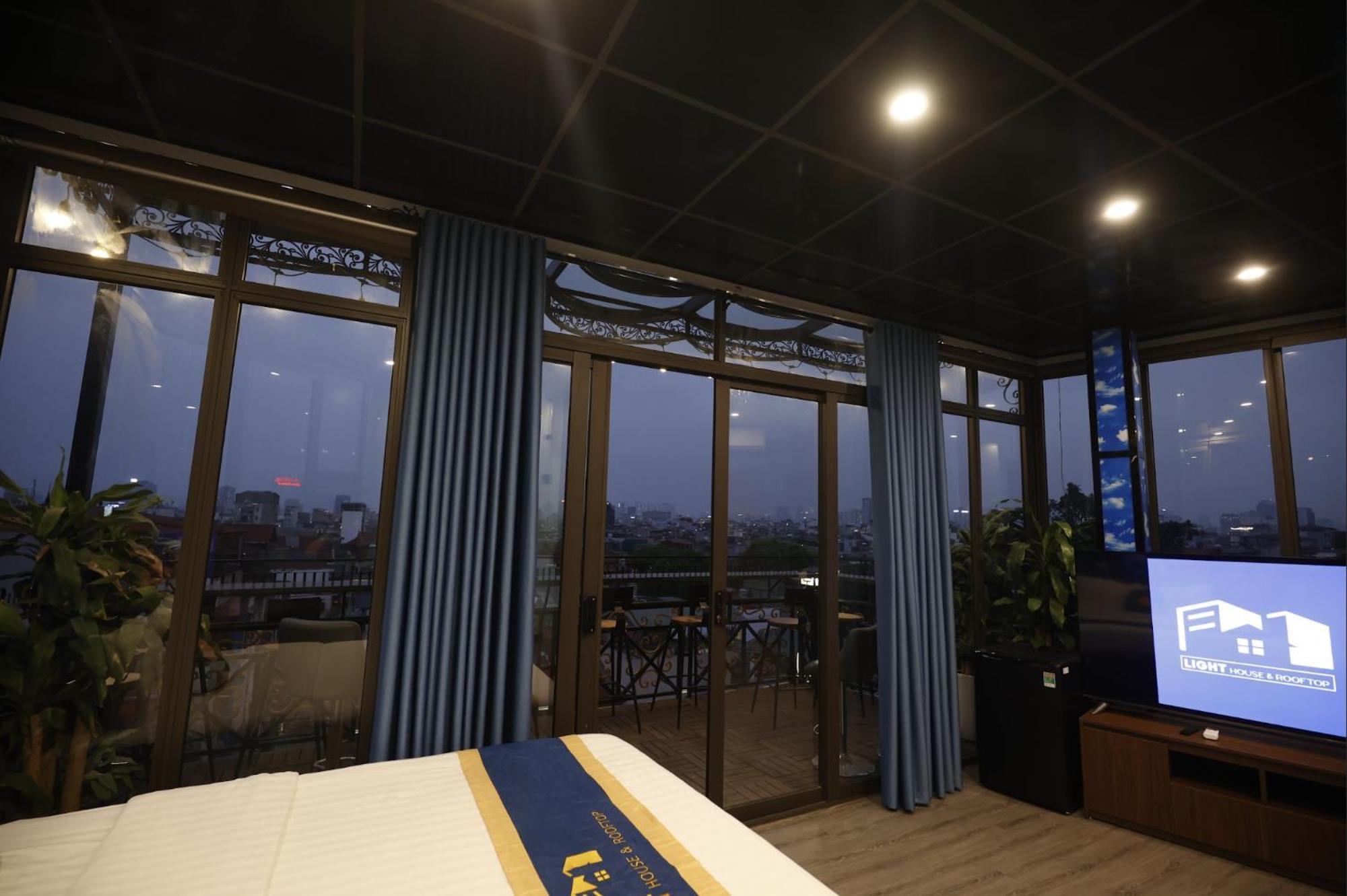 Light House & Rooftop Ханой Экстерьер фото