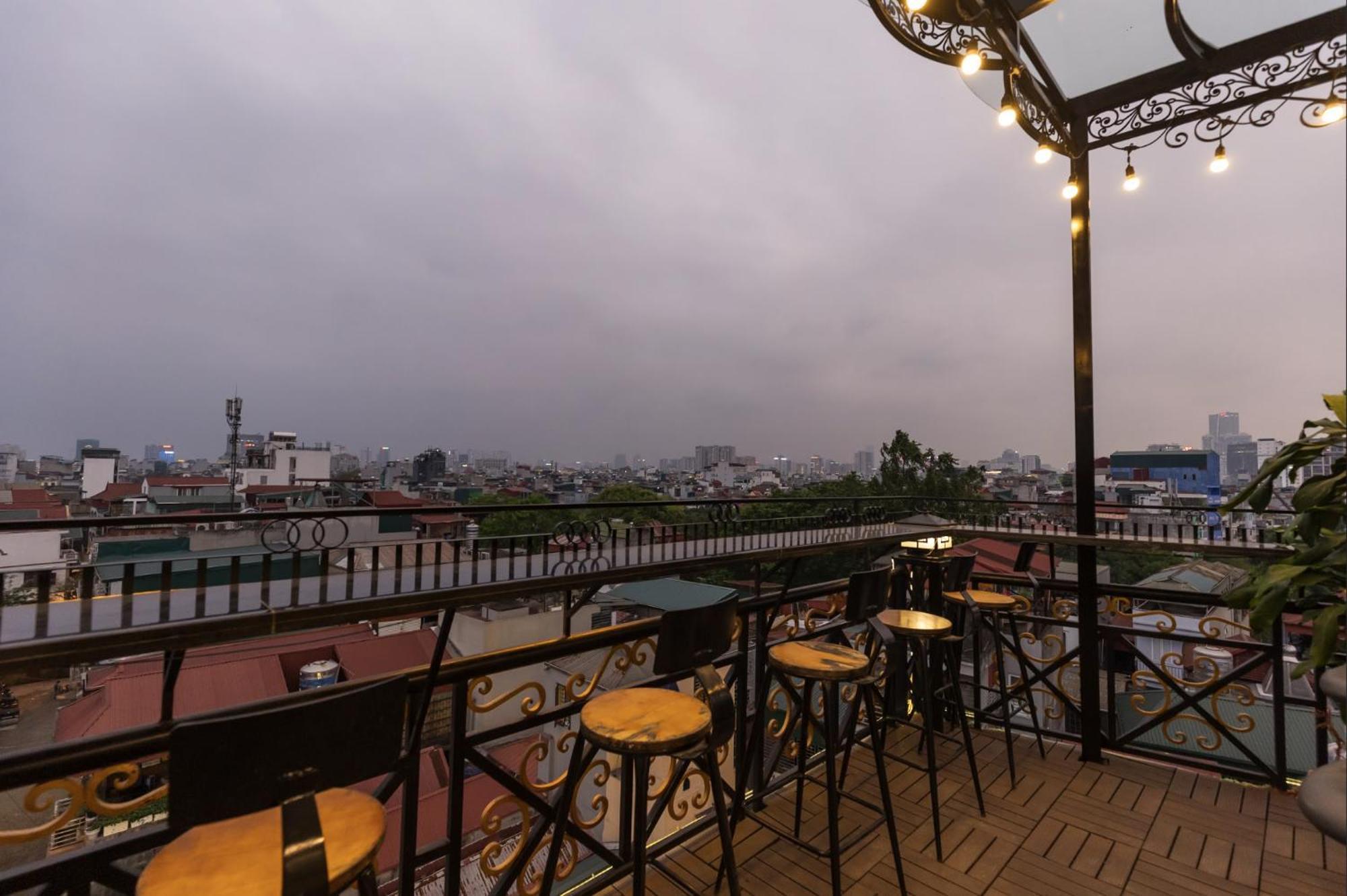 Light House & Rooftop Ханой Экстерьер фото